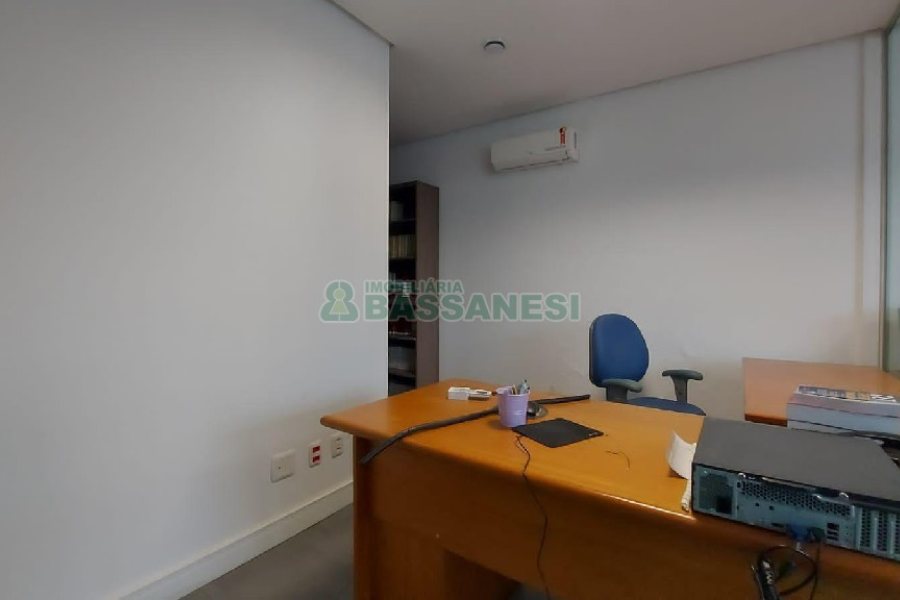 Predio com 600m², no bairro Cinqüentenário em Caxias do Sul para Alugar