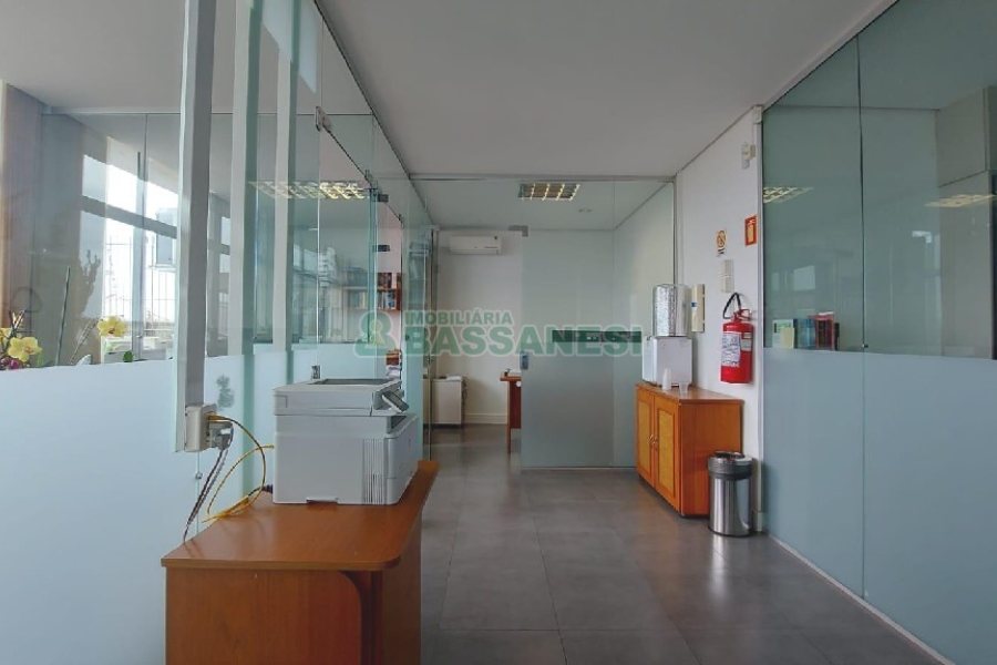 Predio com 600m², no bairro Cinqüentenário em Caxias do Sul para Alugar