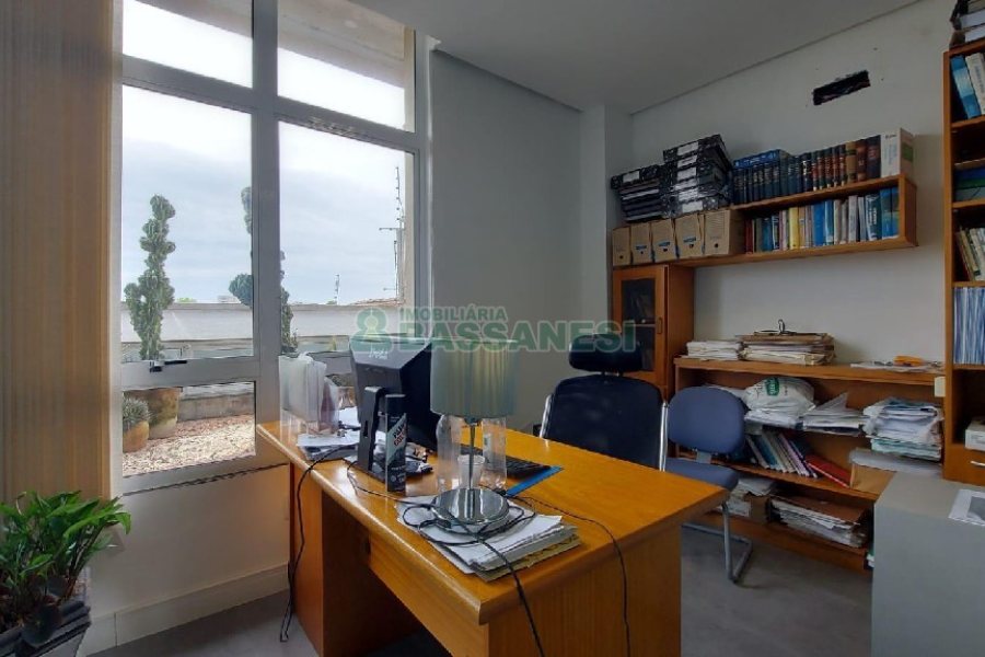 Predio com 600m², no bairro Cinqüentenário em Caxias do Sul para Alugar