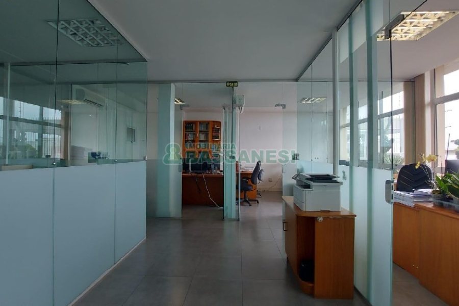 Predio com 600m², no bairro Cinqüentenário em Caxias do Sul para Alugar