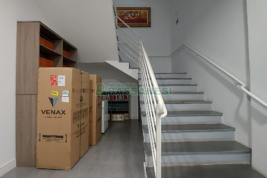 Predio com 600m², no bairro Cinqüentenário em Caxias do Sul para Alugar