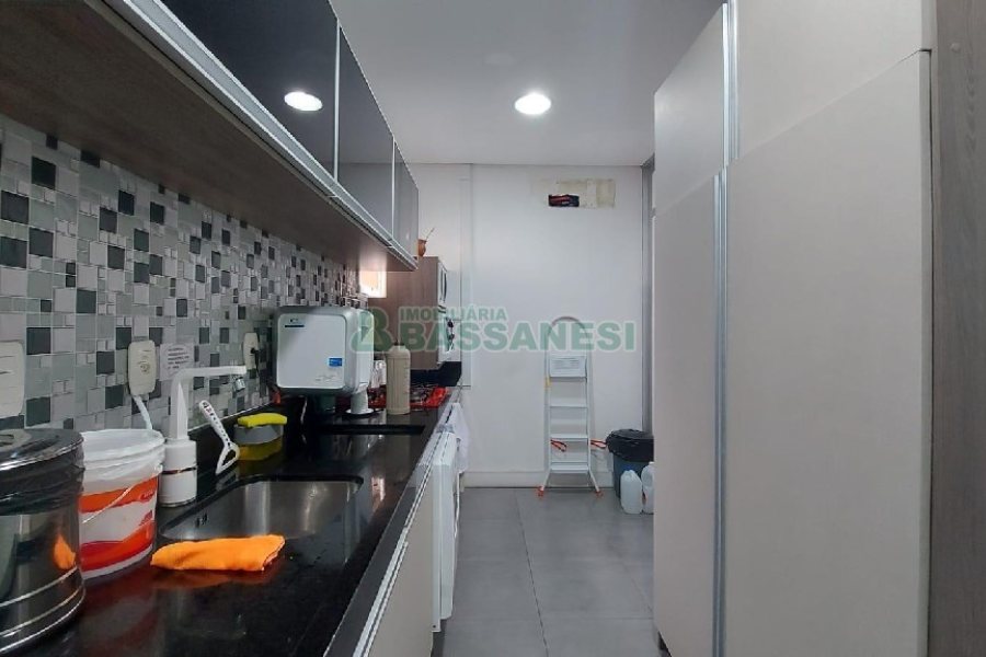 Predio com 600m², no bairro Cinqüentenário em Caxias do Sul para Alugar
