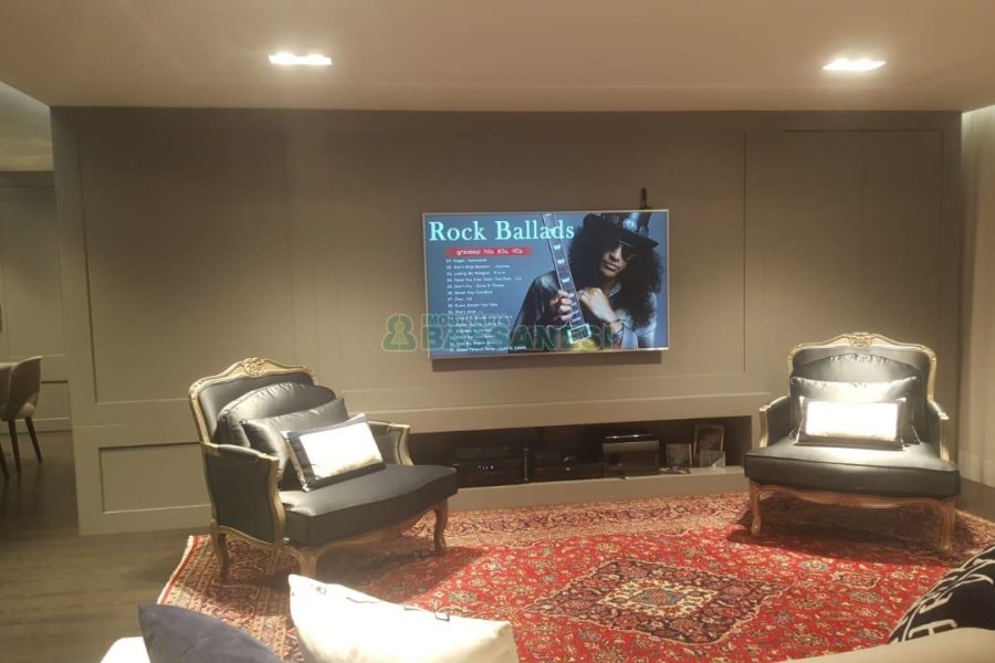 Apto Mobiliado com 439m², 3 dormitórios, 3 vagas, no bairro Madureira em Caxias do Sul para Comprar