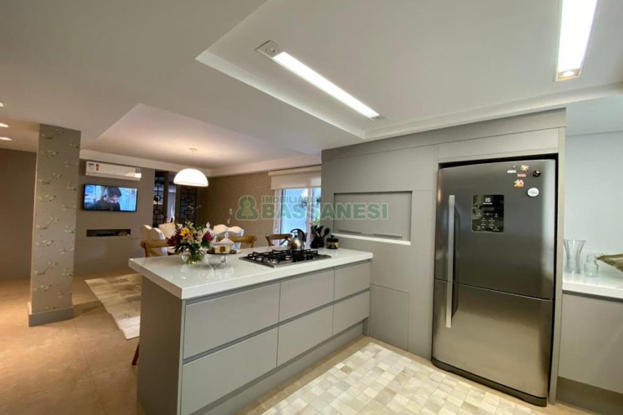 Apto Mobiliado com 439m², 3 dormitórios, 3 vagas, no bairro Madureira em Caxias do Sul para Comprar