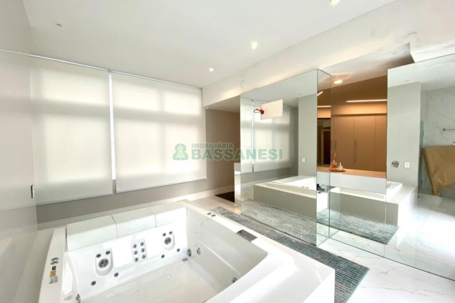 Apto Mobiliado com 439m², 3 dormitórios, 3 vagas, no bairro Madureira em Caxias do Sul para Comprar