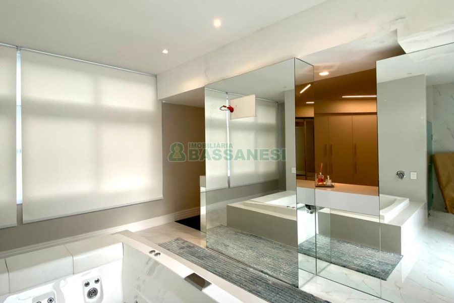 Apto Mobiliado com 439m², 3 dormitórios, 3 vagas, no bairro Madureira em Caxias do Sul para Comprar