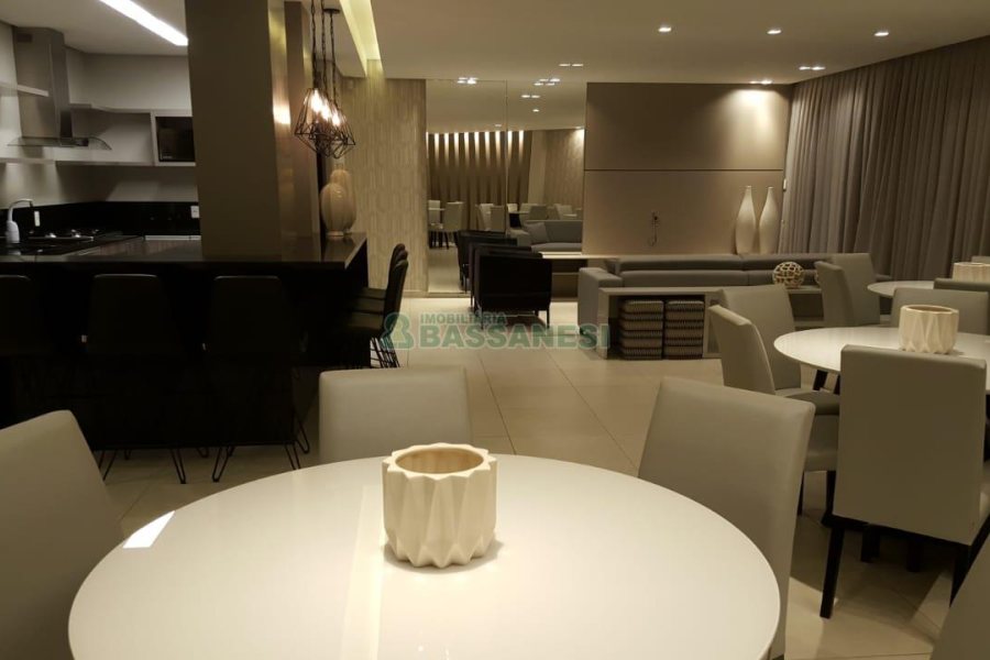 Apto Mobiliado com 439m², 3 dormitórios, 3 vagas, no bairro Madureira em Caxias do Sul para Comprar