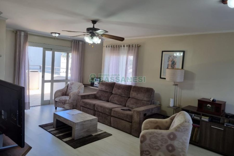 Apto/Cobertura com 182m², 4 dormitórios, 2 vagas, no bairro Lourdes em Caxias do Sul para Comprar