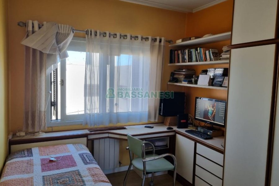 Apto/Cobertura com 182m², 4 dormitórios, 2 vagas, no bairro Lourdes em Caxias do Sul para Comprar