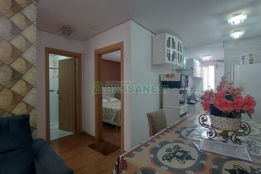 Apartamento com 62m², 2 dormitórios, 2 vagas, no bairro Colina Sorriso em Caxias do Sul para Comprar