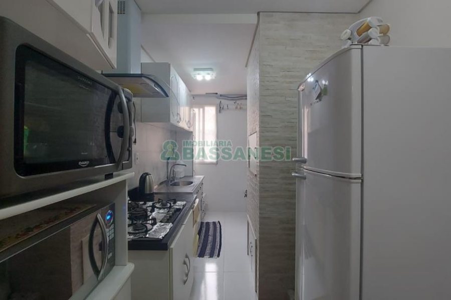 Apartamento com 62m², 2 dormitórios, 2 vagas, no bairro Colina Sorriso em Caxias do Sul para Comprar
