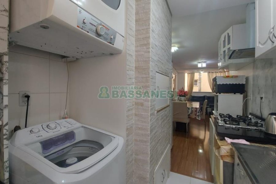Apartamento com 62m², 2 dormitórios, 2 vagas, no bairro Colina Sorriso em Caxias do Sul para Comprar