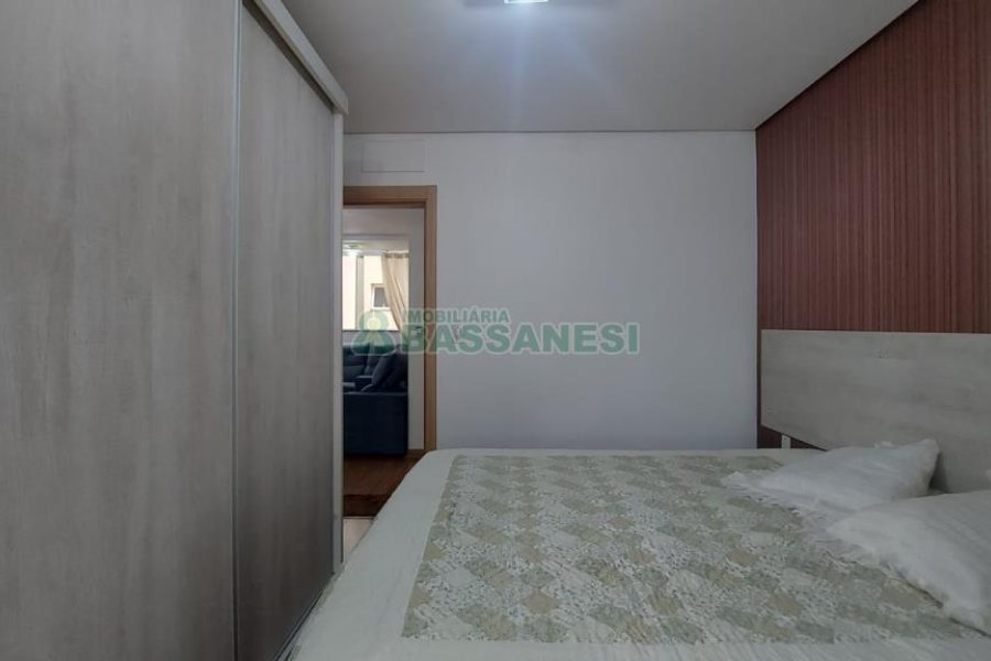 Apartamento com 62m², 2 dormitórios, 2 vagas, no bairro Colina Sorriso em Caxias do Sul para Comprar