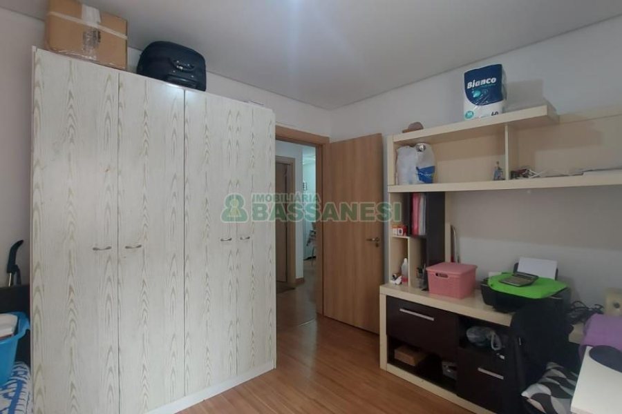 Apartamento com 62m², 2 dormitórios, 2 vagas, no bairro Colina Sorriso em Caxias do Sul para Comprar