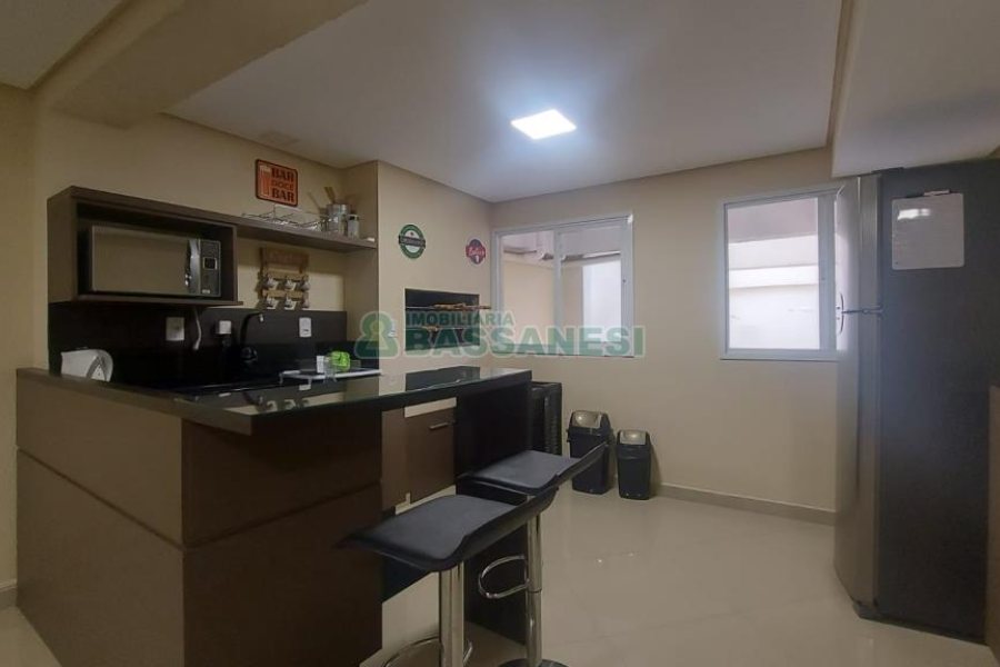 Apartamento com 62m², 2 dormitórios, 2 vagas, no bairro Colina Sorriso em Caxias do Sul para Comprar