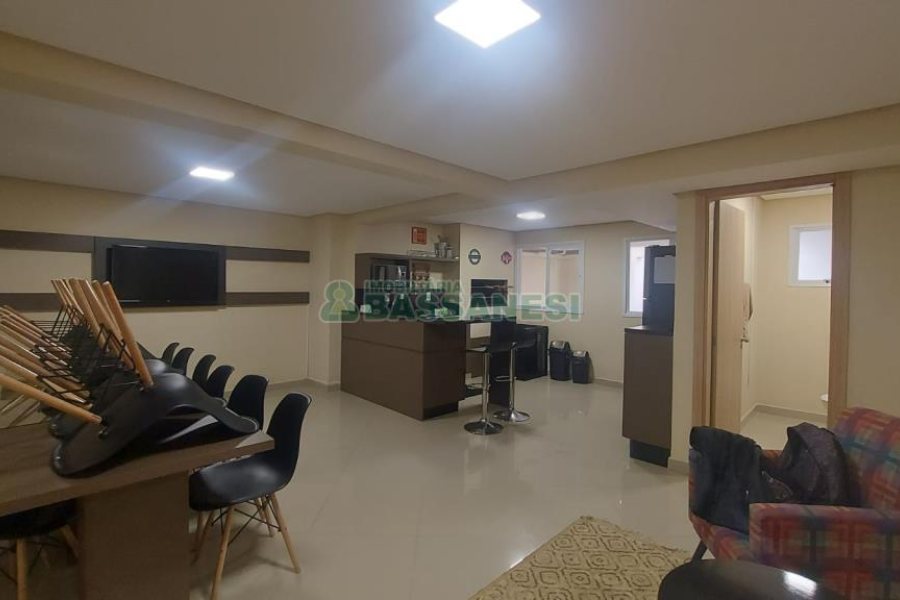 Apartamento com 62m², 2 dormitórios, 2 vagas, no bairro Colina Sorriso em Caxias do Sul para Comprar
