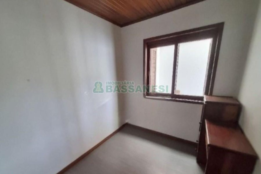 Casa com 150m², 4 dormitórios, no bairro Santa Catarina em Caxias do Sul para Alugar