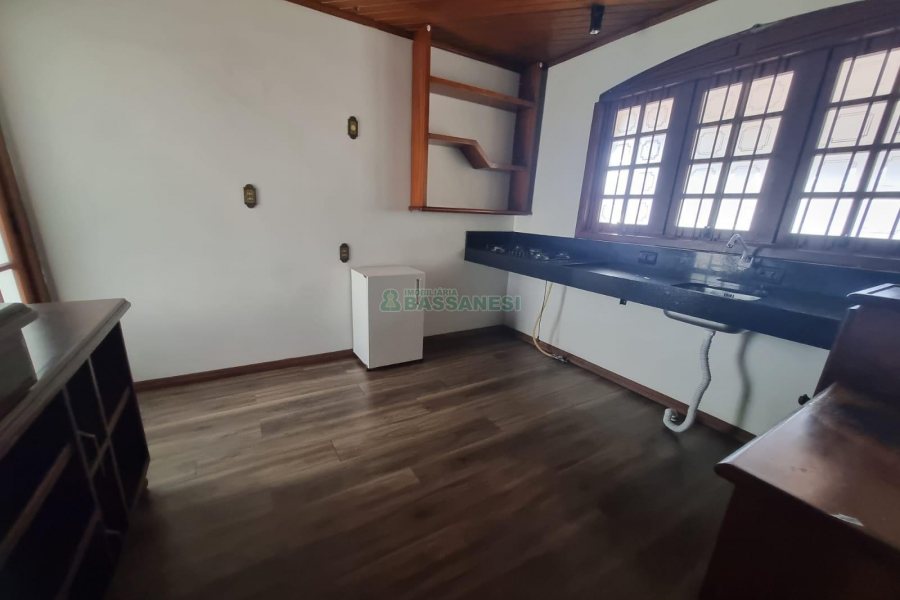 Casa com 150m², 4 dormitórios, no bairro Santa Catarina em Caxias do Sul para Alugar