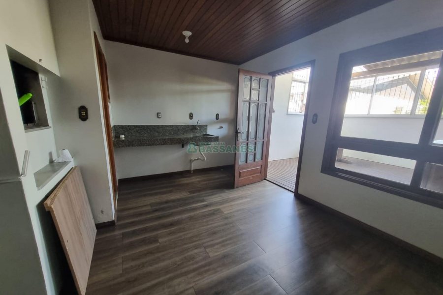Casa com 150m², 4 dormitórios, no bairro Santa Catarina em Caxias do Sul para Alugar