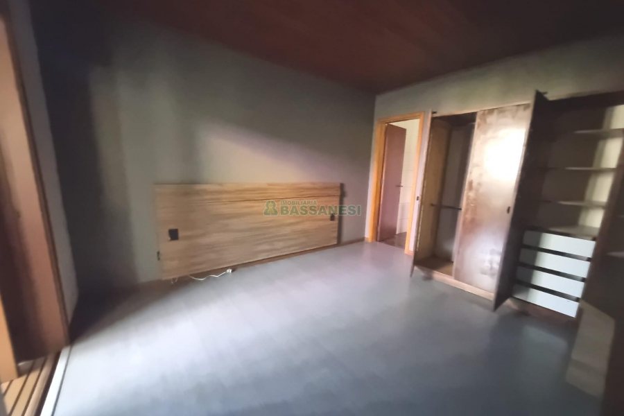 Casa com 150m², 4 dormitórios, no bairro Santa Catarina em Caxias do Sul para Alugar