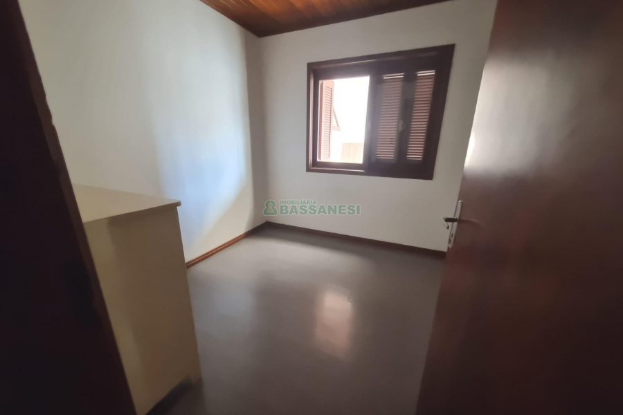 Casa com 150m², 4 dormitórios, no bairro Santa Catarina em Caxias do Sul para Alugar
