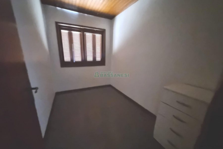 Casa com 150m², 4 dormitórios, no bairro Santa Catarina em Caxias do Sul para Alugar