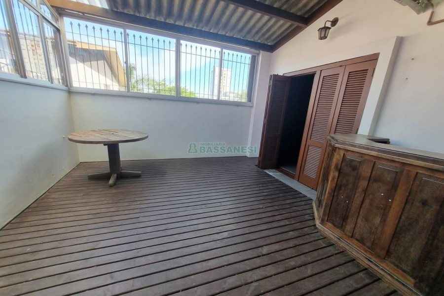 Casa com 150m², 4 dormitórios, no bairro Santa Catarina em Caxias do Sul para Alugar