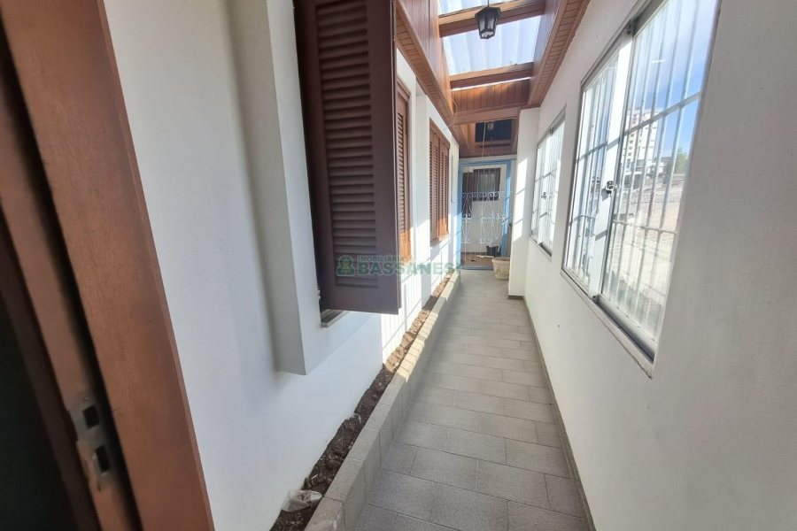 Casa com 150m², 4 dormitórios, no bairro Santa Catarina em Caxias do Sul para Alugar