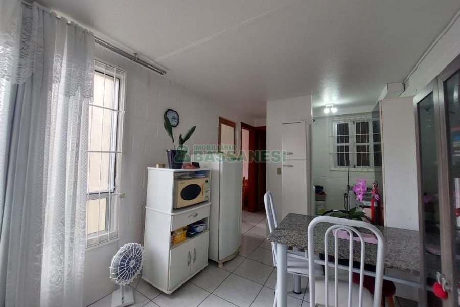 Apartamento com 39m², 2 dormitórios, 1 vaga, no bairro Esplanada em Caxias do Sul para Comprar