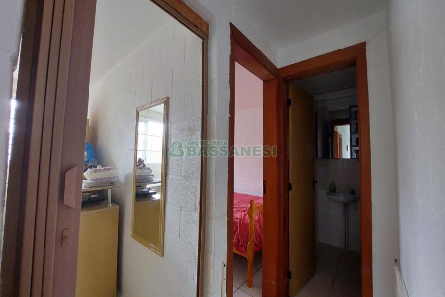 Apartamento com 39m², 2 dormitórios, 1 vaga, no bairro Esplanada em Caxias do Sul para Comprar