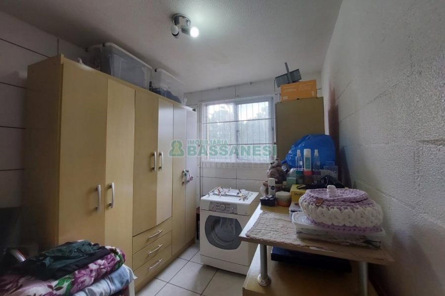 Apartamento com 39m², 2 dormitórios, 1 vaga, no bairro Esplanada em Caxias do Sul para Comprar