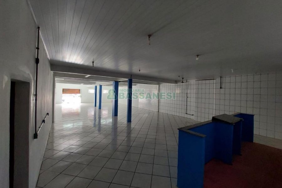 Loja com 245m², no bairro Charqueadas em Caxias do Sul para Alugar