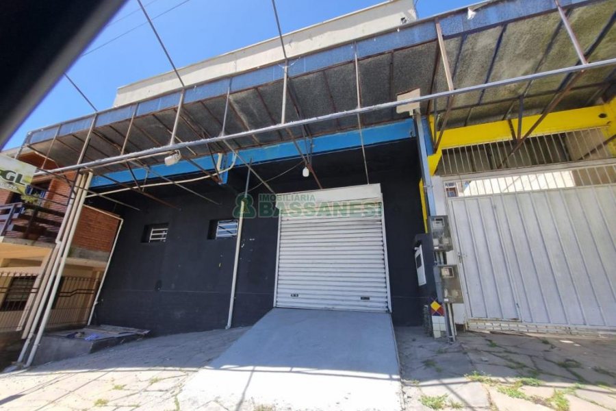 Loja com 245m², no bairro Charqueadas em Caxias do Sul para Alugar