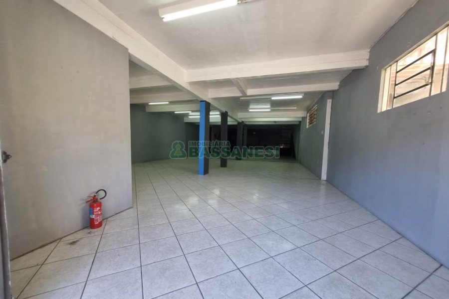Loja com 245m², no bairro Charqueadas em Caxias do Sul para Alugar