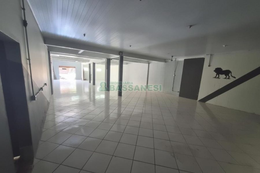 Loja com 245m², no bairro Charqueadas em Caxias do Sul para Alugar