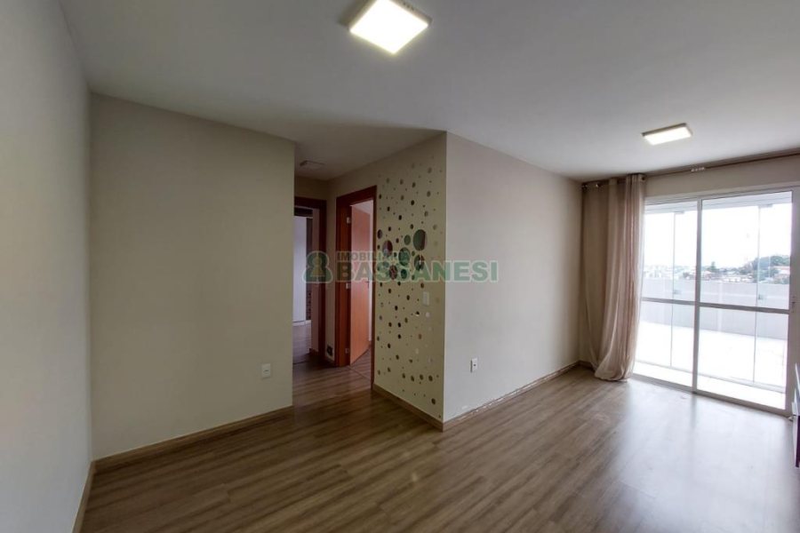 Apartamento com 92m², 2 dormitórios, 1 vaga, no bairro Jardelino Ramos em Caxias do Sul para Comprar