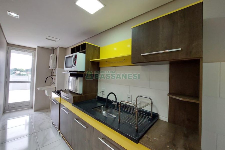 Apartamento com 92m², 2 dormitórios, 1 vaga, no bairro Jardelino Ramos em Caxias do Sul para Comprar