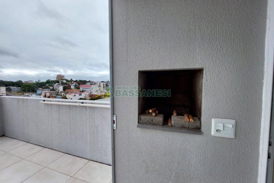 Apartamento com 92m², 2 dormitórios, 1 vaga, no bairro Jardelino Ramos em Caxias do Sul para Comprar