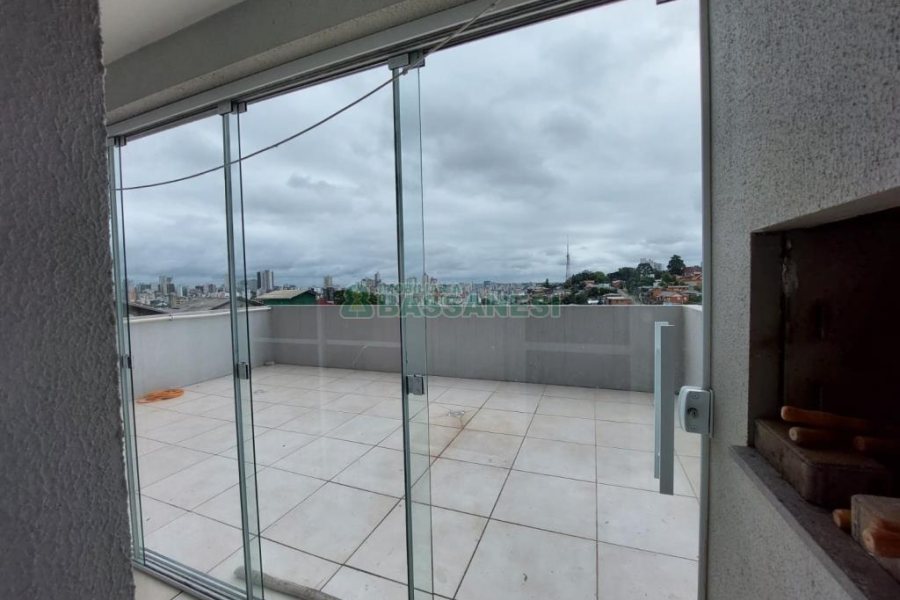 Apartamento com 92m², 2 dormitórios, 1 vaga, no bairro Jardelino Ramos em Caxias do Sul para Comprar