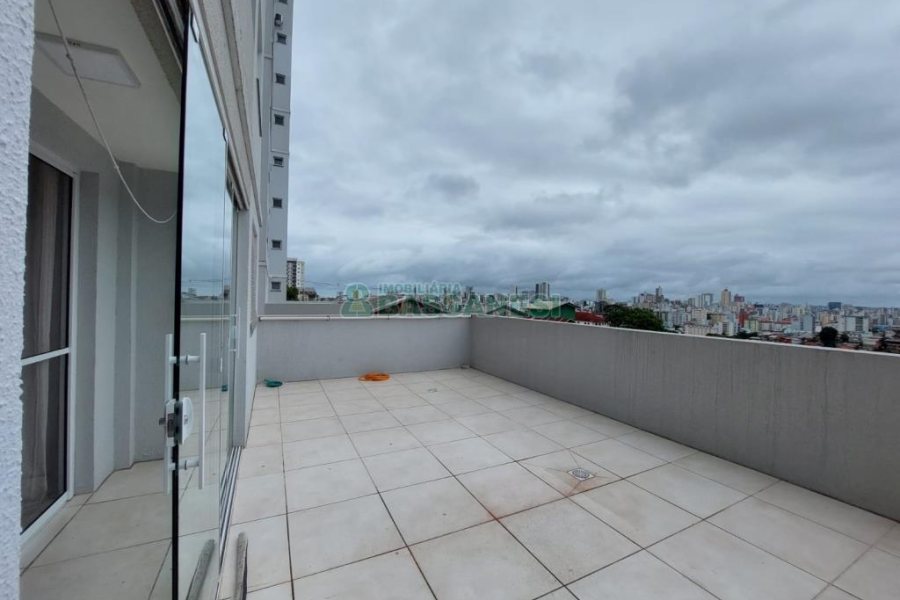Apartamento com 92m², 2 dormitórios, 1 vaga, no bairro Jardelino Ramos em Caxias do Sul para Comprar