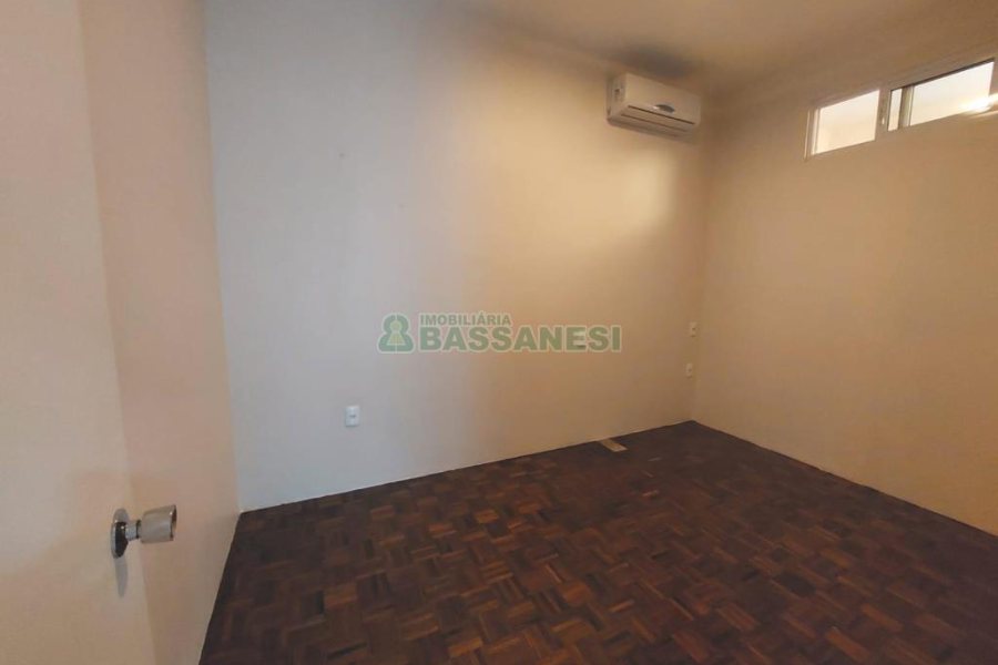 Casa com 140m², 2 dormitórios, no bairro São Pelegrino em Caxias do Sul para Alugar ou Comprar