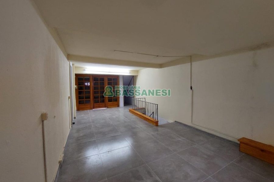 Casa com 140m², 2 dormitórios, no bairro São Pelegrino em Caxias do Sul para Alugar ou Comprar