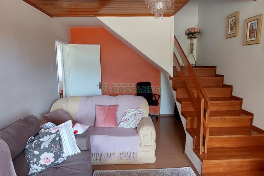 Casa com 90m², 3 dormitórios, no bairro Planalto em Caxias do Sul para Alugar