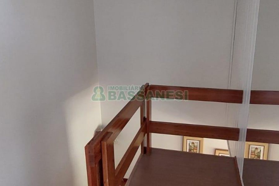 Casa com 90m², 3 dormitórios, no bairro Planalto em Caxias do Sul para Alugar