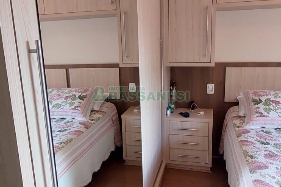 Casa com 90m², 3 dormitórios, no bairro Planalto em Caxias do Sul para Alugar