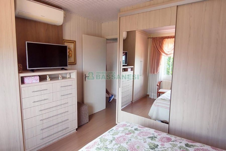 Casa com 90m², 3 dormitórios, no bairro Planalto em Caxias do Sul para Alugar