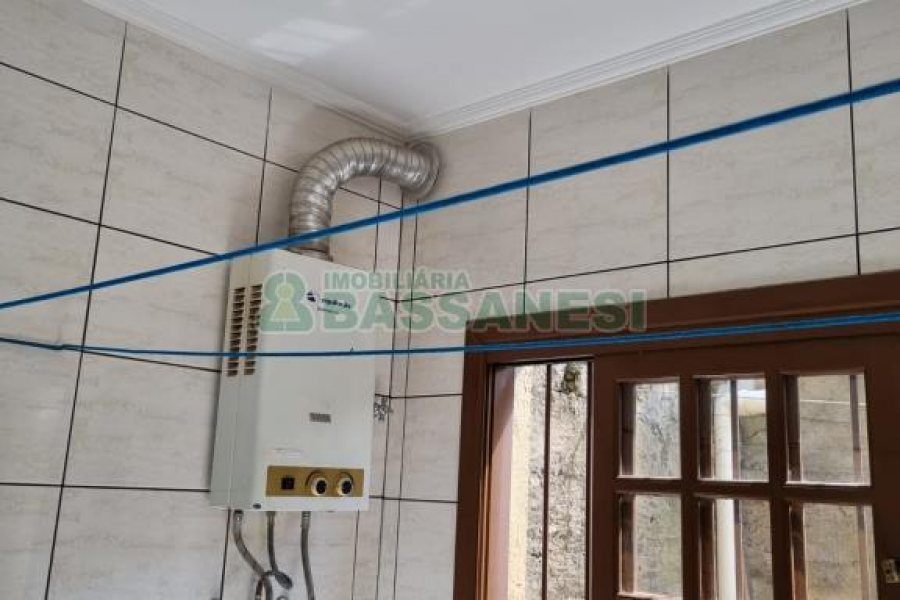 Casa com 168m², 3 dormitórios, 4 vagas, no bairro De Zorzi em Caxias do Sul para Comprar