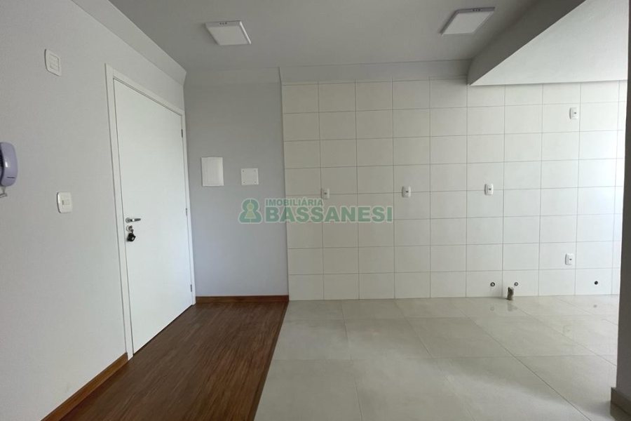 Apartamento com 56m², 2 dormitórios, 1 vaga, no bairro Panazzolo em Caxias do Sul para Comprar
