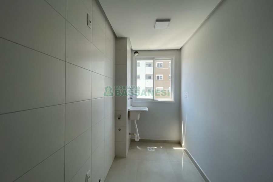 Apartamento com 56m², 2 dormitórios, 1 vaga, no bairro Panazzolo em Caxias do Sul para Comprar