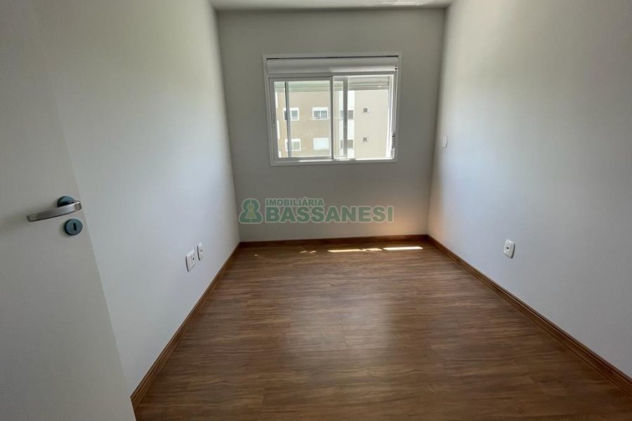 Apartamento com 56m², 2 dormitórios, 1 vaga, no bairro Panazzolo em Caxias do Sul para Comprar